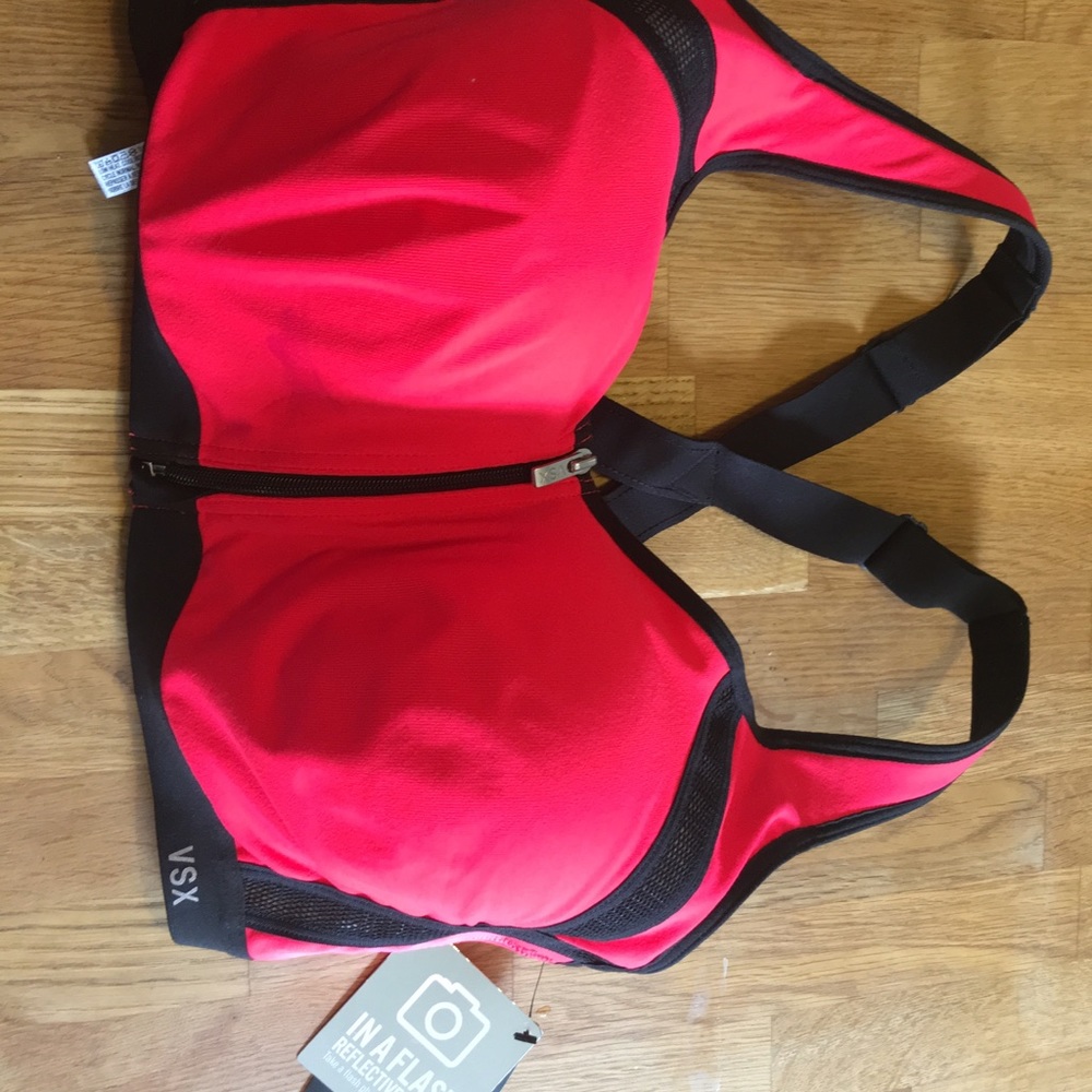 Knockout Victoria’s Secret Sports Bra NWT 36DDD